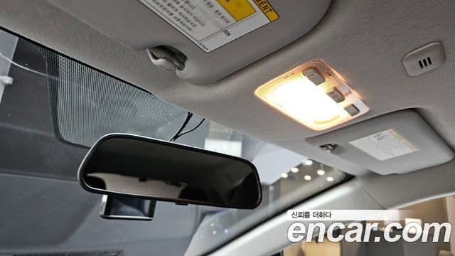 Toyota Prius C 2018 — Şəkil 2/30