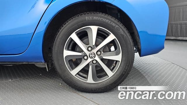 Toyota Prius C 2018 — Şəkil 27/30