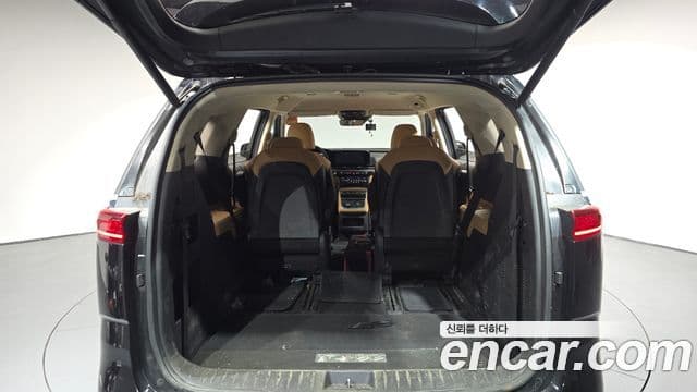 Kia Carnival 2022 — Фото 18/20