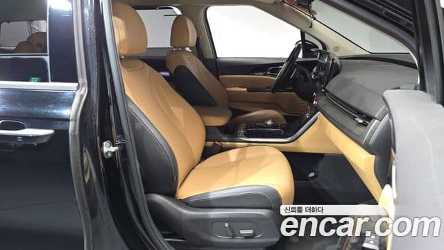 Kia Carnival 2022 — Şəkil 21/32