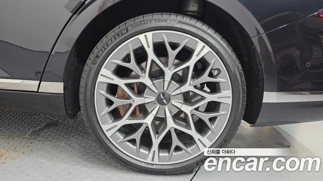 Genesis G90 2025 — Photo 19/34