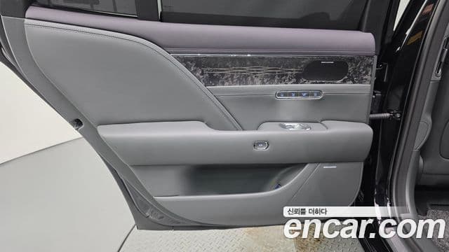 Genesis G90 2025 — Photo 18/34