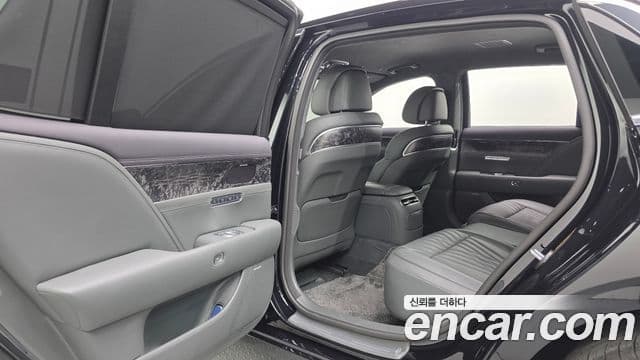Genesis G90 2025 — Photo 28/34