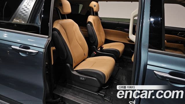 Kia Carnival 2022 — Фото 12/20