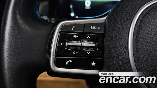 Kia Carnival 2022 — Photo 30/36