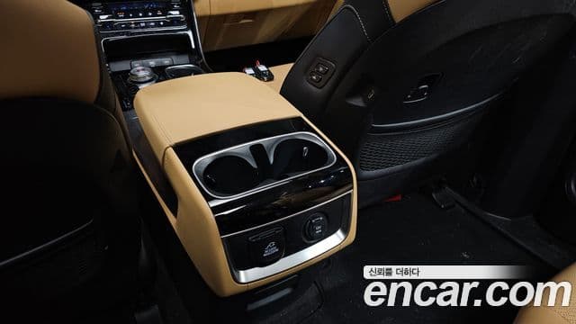 Kia Carnival 2022 — Photo 27/36