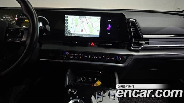 Kia Sportage 2021 — ფოტო 14/32