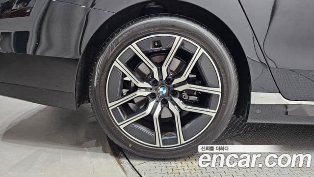 BMW 7 Series 2025 — Photo 12/32