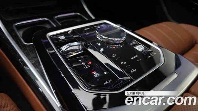 BMW 7 Series 2025 — Photo 23/32