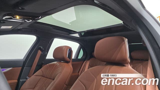 BMW 7 Series 2025 — Photo 26/32