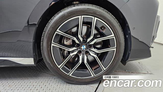 BMW 7 Series 2025 — Photo 29/32