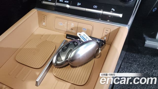 Hyundai Santa Fe 2024 — Photo 16/32