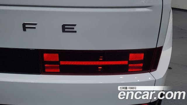 Hyundai Santa Fe 2024 — Photo 8/32