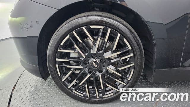 Mini Cooper Electric 2024 — ფოტო 30/31