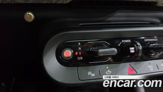 Mini Cooper Electric 2024 — ფოტო 13/31
