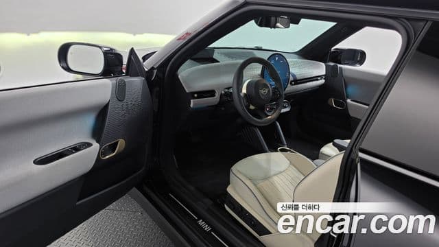 Mini Cooper Electric 2024 — ფოტო 27/31