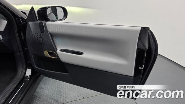Mini Cooper Electric 2024 — ფოტო 29/31