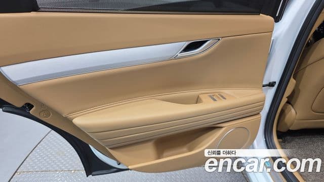 Genesis G80 2025 — Photo 17/39