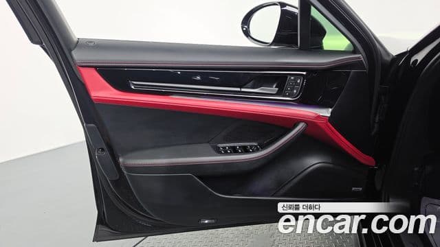 Porsche Panamera 2025 — Şəkil 36/40