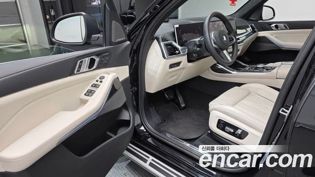 BMW X7 2025 — Photo 21/34