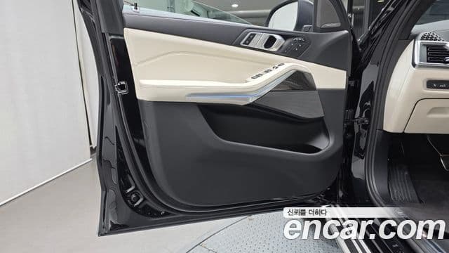 BMW X7 2025 — Photo 13/34
