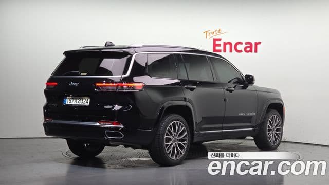 Jeep Grand Cherokee 2022 — Şəkil 32/35