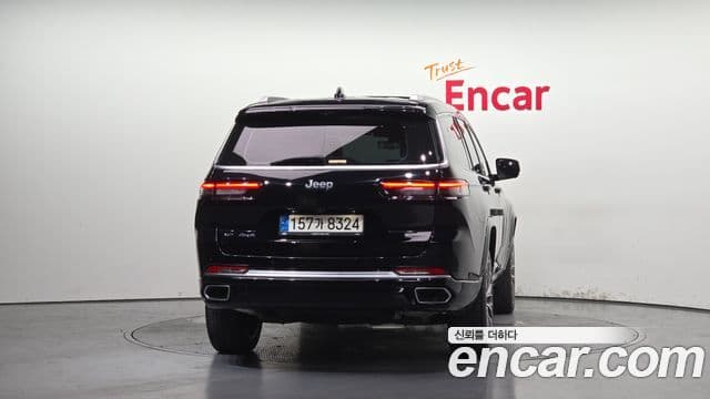 Jeep Grand Cherokee 2022 — Şəkil 25/35