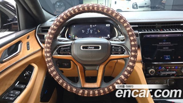 Jeep Grand Cherokee 2022 — Şəkil 20/35
