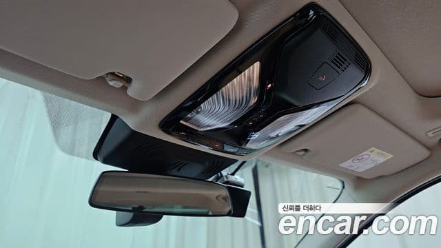 BMW 3 Series 2025 — Photo 16/37