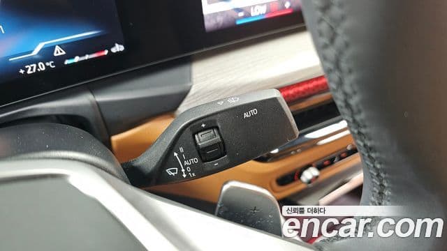 BMW 3 Series 2025 — Photo 18/37