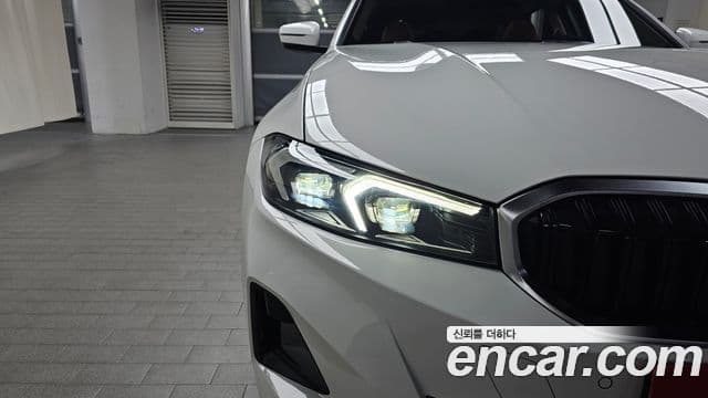 BMW 3 Series 2025 — Photo 32/37