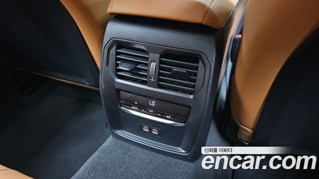 BMW 3 Series 2025 — Photo 20/37