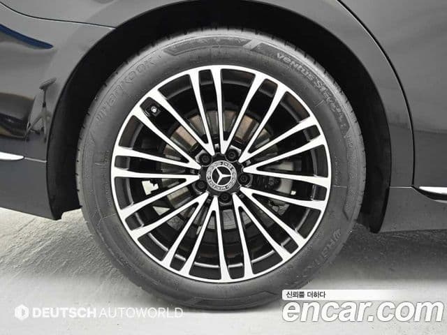 Mercedes-Benz S-Class 2025 — Photo 18/20
