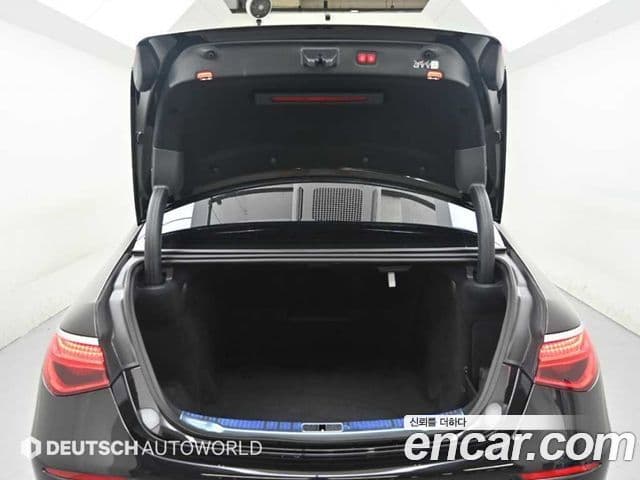 Mercedes-Benz S-Class 2025 — Photo 13/20