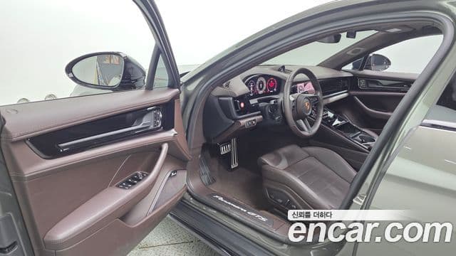 Porsche Panamera 2025 — Photo 1/20