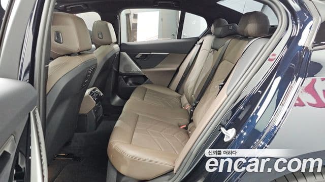 BMW 5 Series 2026 — Photo 24/33