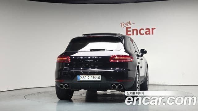 Porsche Macan 2018 — Photo 25/33