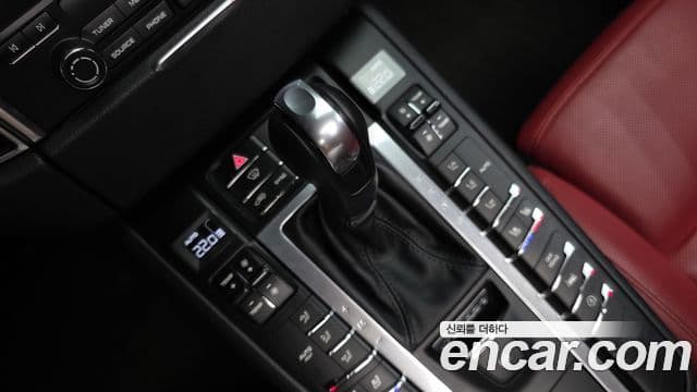 Porsche Macan 2018 — Photo 14/33