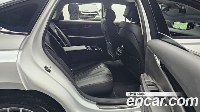Genesis G80 2023 — Şəkil 31/31