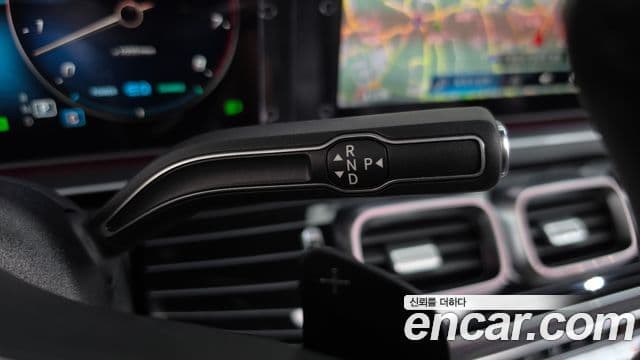 Mercedes-Benz GLS-Class 2021 — Photo 22/41