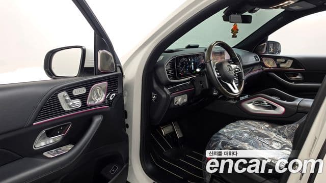 Mercedes-Benz GLS-Class 2021 — Photo 8/41