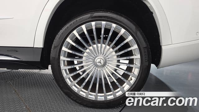 Mercedes-Benz GLS-Class 2021 — Photo 24/41