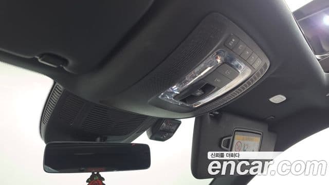 Mercedes-Benz GLS-Class 2021 — Photo 19/41