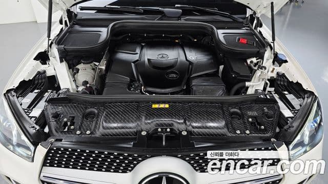 Mercedes-Benz GLE-Class 2023 — Photo 10/20