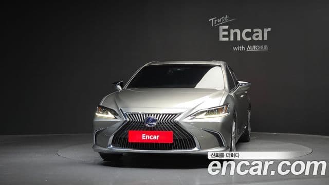 Lexus ES300h 2021 — Şəkil 24/30