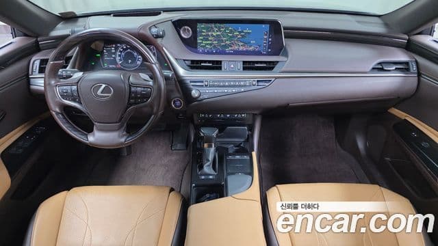 Lexus ES300h 2021 — Şəkil 23/30