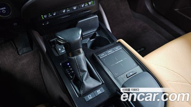 Lexus ES300h 2021 — Şəkil 2/30