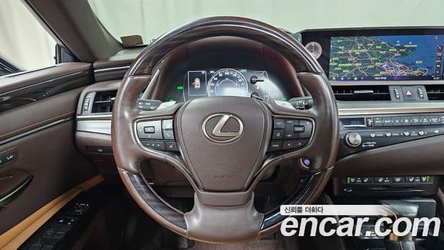 Lexus ES300h 2021 — Şəkil 4/30