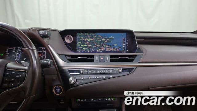 Lexus ES300h 2021 — Şəkil 5/30