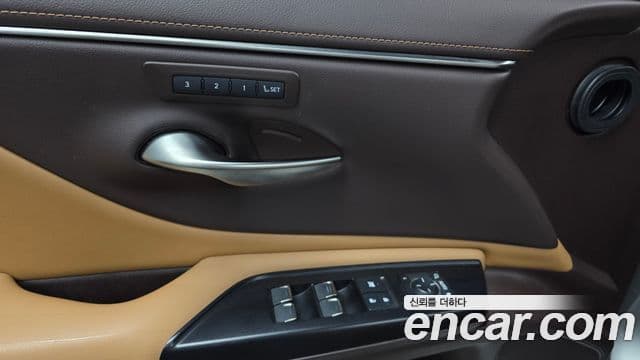 Lexus ES300h 2021 — Şəkil 10/30